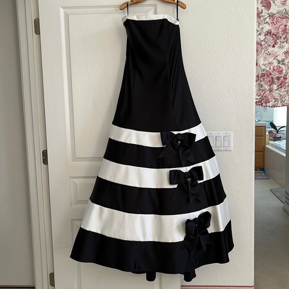 Jessica McClintock Black and White gown
